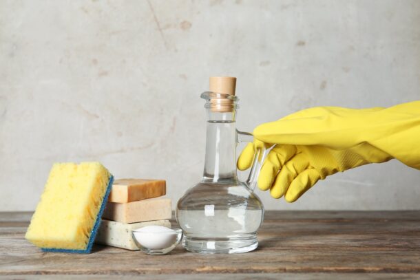 7 Mistakes to Avoid when Cleaning with Vinegar