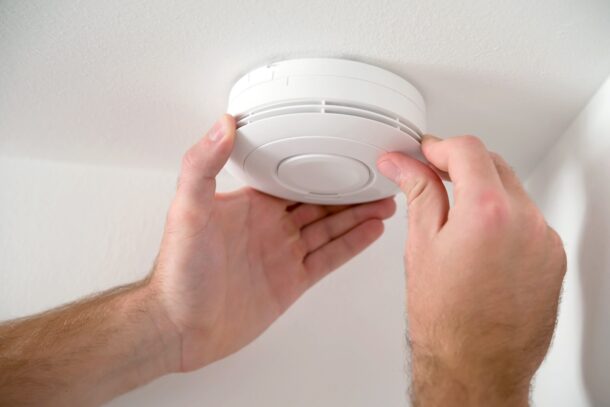 Daylight Saving Time Ends – Time to Test Smoke Alarms and Replace Batteries